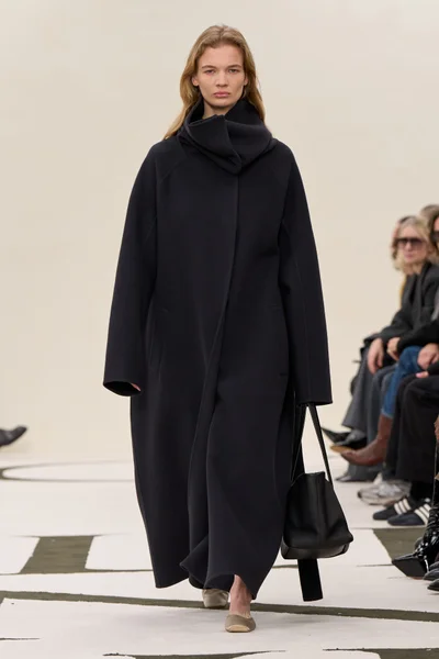 Look 49
